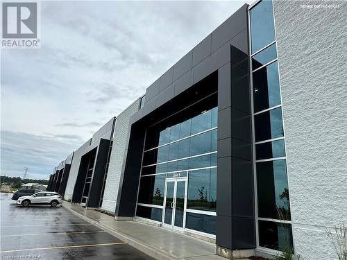 25 Dennis Road, St. Thomas, ON 