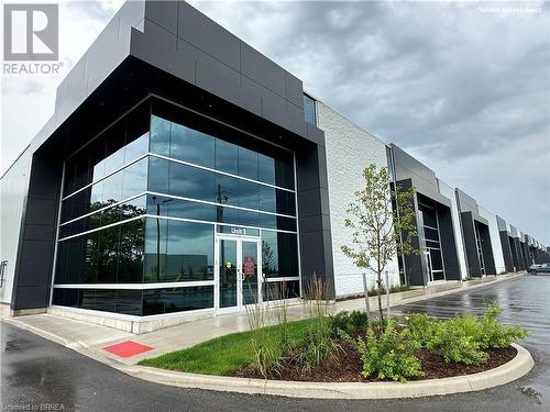 25 Dennis Road, St. Thomas, ON 