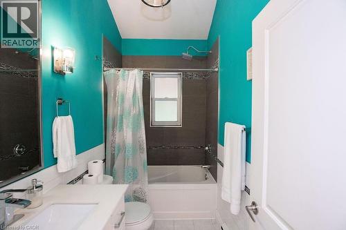 60 Ivy Lea Place, Hamilton, ON - Indoor Photo Showing Bathroom