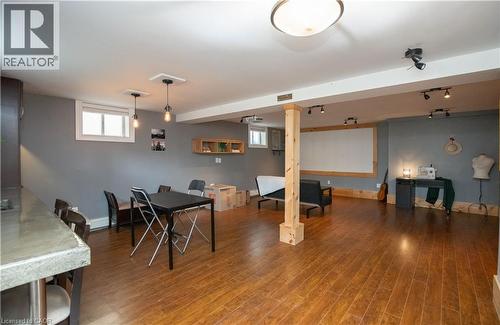 60 Ivy Lea Place, Hamilton, ON - Indoor Photo Showing Dining Room
