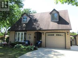 1 AGAWAM Court  Stoney Creek, ON L8J 1Z7