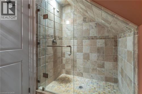 957 Beach Boulevard, Hamilton, ON - Indoor Photo Showing Bathroom