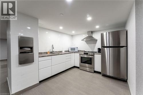 700 Dynes Road Unit# 616, Burlington, ON - Indoor Photo Showing Kitchen With Stainless Steel Kitchen With Upgraded Kitchen