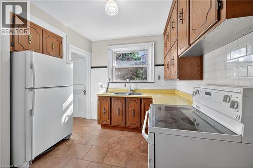 103 Leinster Avenue S, Hamilton, ON - Indoor Photo Showing Kitchen With Double Sink