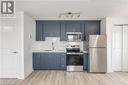 777 Beach Boulevard, Hamilton, ON - Indoor Photo Showing Kitchen