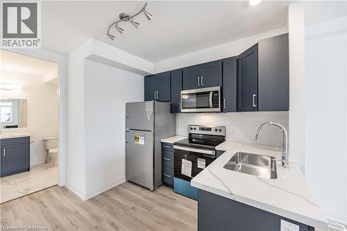 777 Beach Boulevard, Hamilton, ON - Indoor Photo Showing Kitchen With Double Sink With Upgraded Kitchen