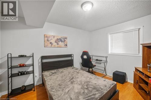 6 Bridgette Drive, Hamilton, ON - Indoor Photo Showing Bedroom