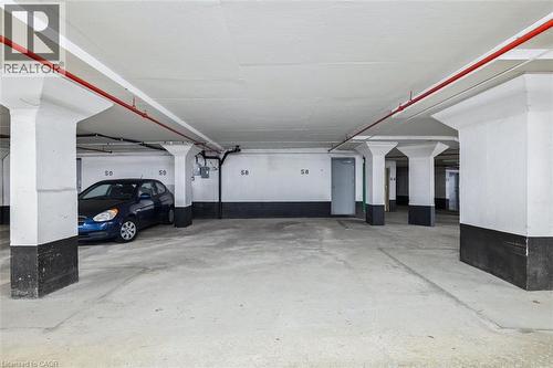 3029 Glencrest Road Unit# 58, Burlington, ON - Indoor Photo Showing Garage