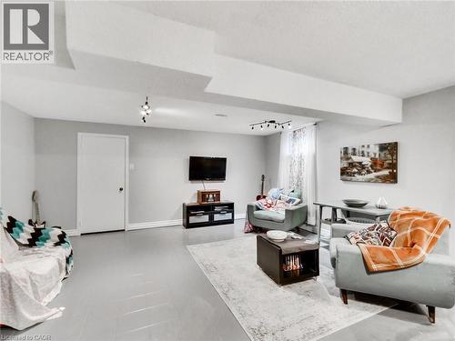 18 Pavarotti Court, Hamilton, ON - Indoor