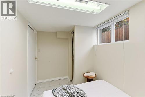 76 East 15Th Street, Hamilton, ON - Indoor Photo Showing Bedroom