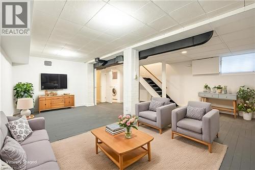 17 Barnesdale Avenue N, Hamilton, ON - Indoor