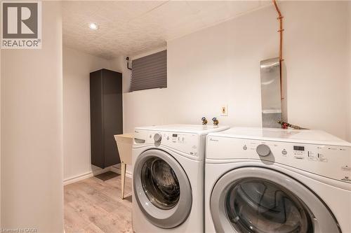 17 Barnesdale Avenue N, Hamilton, ON - Indoor Photo Showing Laundry Room