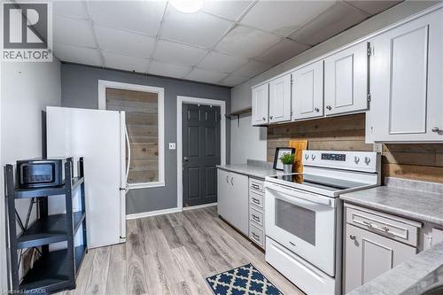 52 Connaught Avenue N, Hamilton, ON - Indoor Photo Showing Kitchen