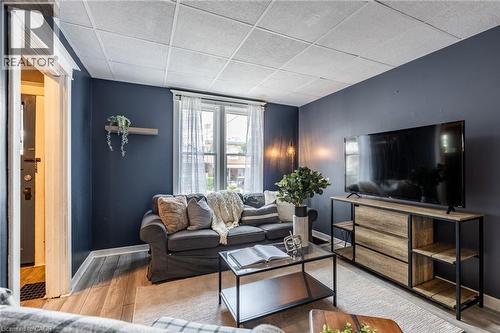 52 Connaught Avenue N, Hamilton, ON - Indoor Photo Showing Living Room