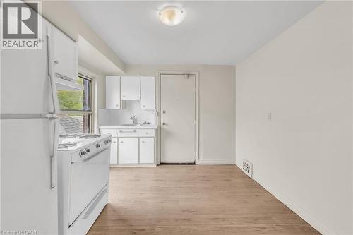 1367 Cannon Street E, Hamilton, ON - Indoor Photo Showing Kitchen