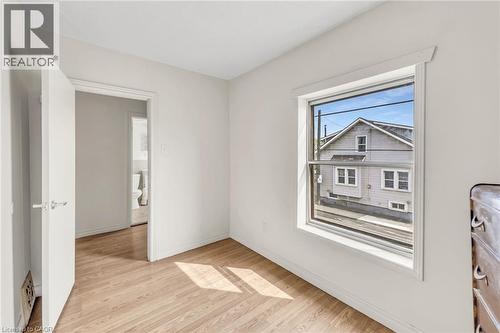 1367 Cannon Street E, Hamilton, ON - Indoor Photo Showing Other Room