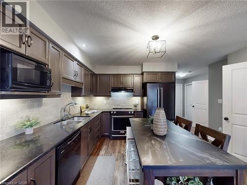 33 Marshall Drive, Guelph, ON - Indoor Photo Showing Kitchen With Double Sink With Upgraded Kitchen