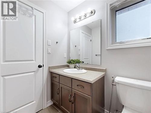 33 Marshall Drive, Guelph, ON - Indoor Photo Showing Bathroom