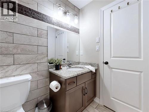 33 Marshall Drive, Guelph, ON - Indoor Photo Showing Bathroom
