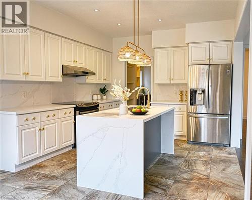 130 Coopershawk Street, Kitchener, ON - Indoor Photo Showing Kitchen With Upgraded Kitchen