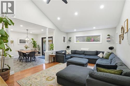 17 Krieghoff Drive, Hamilton, ON - Indoor Photo Showing Living Room