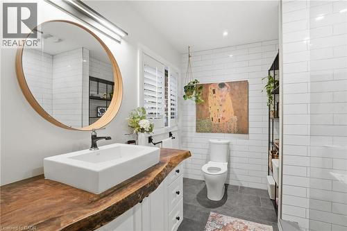 17 Krieghoff Drive, Hamilton, ON - Indoor Photo Showing Bathroom