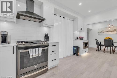 445 Moore Street, Cambridge, ON - Indoor Photo Showing Kitchen With Upgraded Kitchen