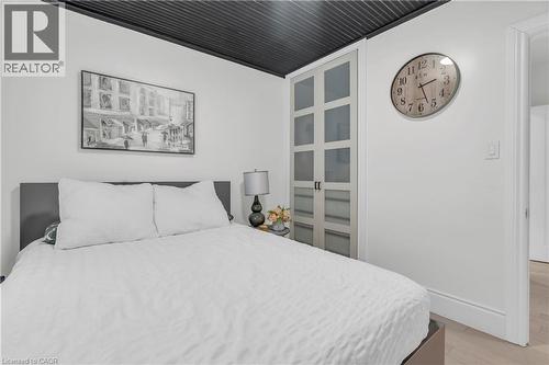 445 Moore Street, Cambridge, ON - Indoor Photo Showing Bedroom
