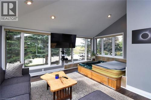 1284 Highway 54, Caledonia, ON - Indoor Photo Showing Living Room