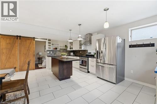430 Winniett Street, Caledonia, ON - Indoor Photo Showing Kitchen