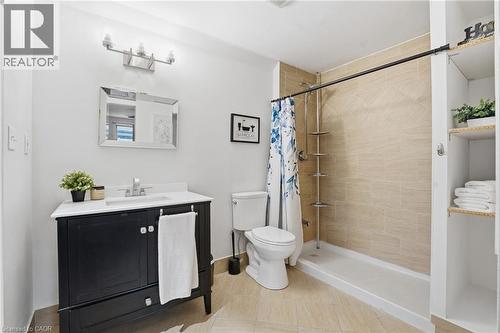 430 Winniett Street, Caledonia, ON - Indoor Photo Showing Bathroom