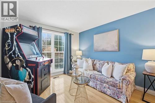 68 Fairlake Drive, Cambridge, ON - Indoor Photo Showing Living Room