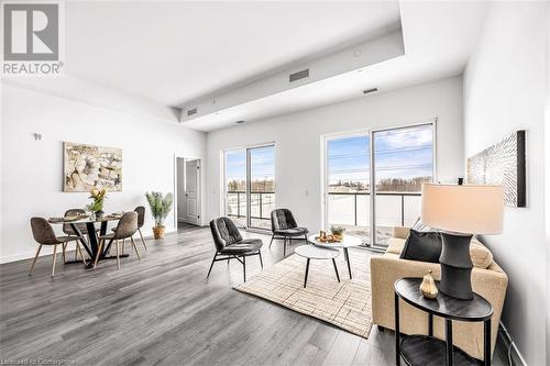 7549A Kalar Road Unit# 407, Niagara Falls, ON - Indoor Photo Showing Living Room