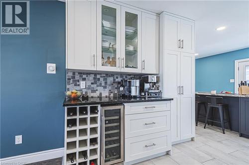 19 Liuna Court, Hamilton, ON - Indoor