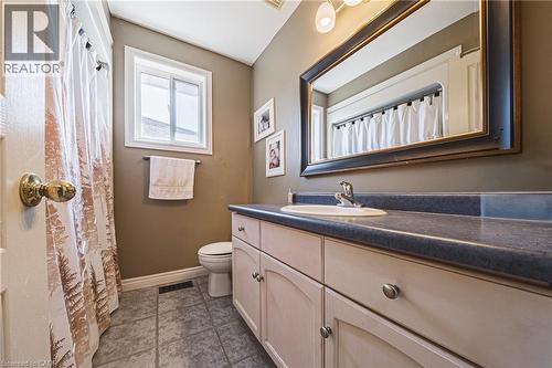 19 Liuna Court, Hamilton, ON - Indoor Photo Showing Bathroom