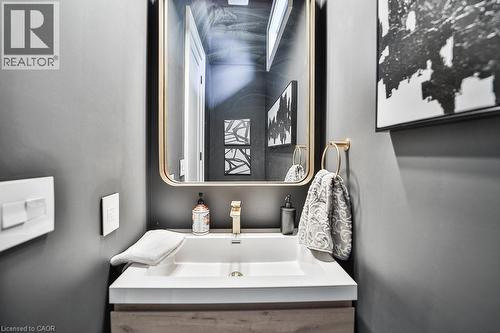 2284 Sideroad 1, Burlington, ON - Indoor Photo Showing Bathroom