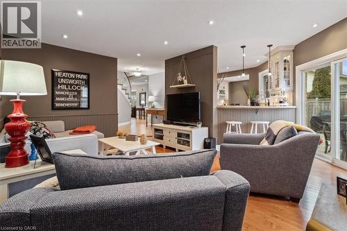 3182 Tania Crescent, Burlington, ON - Indoor Photo Showing Living Room