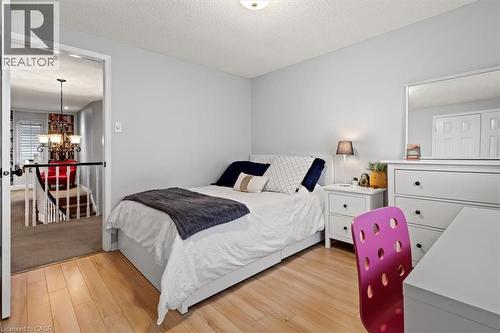 3182 Tania Crescent, Burlington, ON - Indoor Photo Showing Bedroom