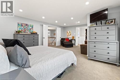 3182 Tania Crescent, Burlington, ON - Indoor Photo Showing Bedroom