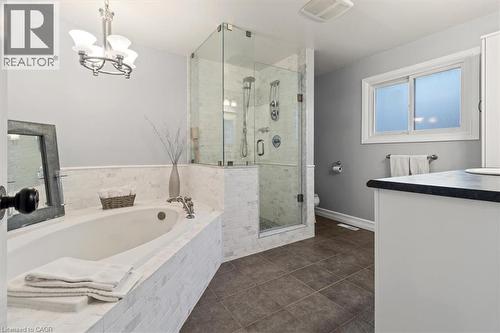 3182 Tania Crescent, Burlington, ON - Indoor Photo Showing Bathroom