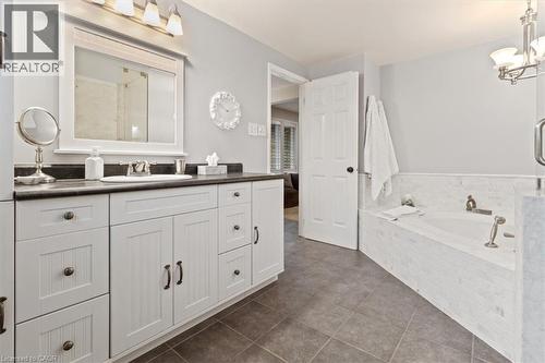 3182 Tania Crescent, Burlington, ON - Indoor Photo Showing Bathroom
