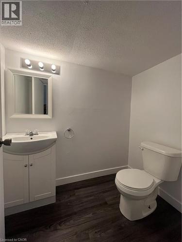 121 Markwood Drive, Kitchener, ON - Indoor Photo Showing Bathroom