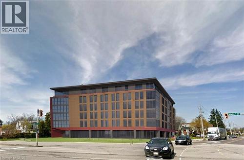 906 Main Street W, Hamilton, ON 