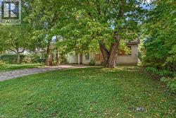 63 MINNEWAWA Road  Mississauga, ON L5G 1C6