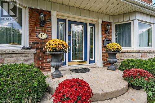 10 Tupper Boulevard, Grimsby, ON - Outdoor With Deck Patio Veranda