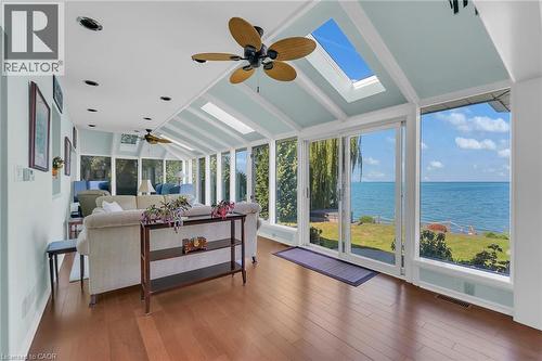 10 Tupper Boulevard, Grimsby, ON - Indoor With Body Of Water