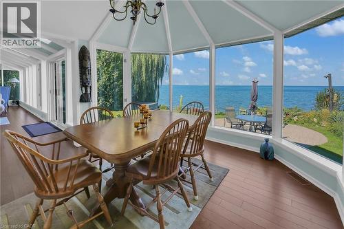 10 Tupper Boulevard, Grimsby, ON - Indoor Photo Showing Dining Room