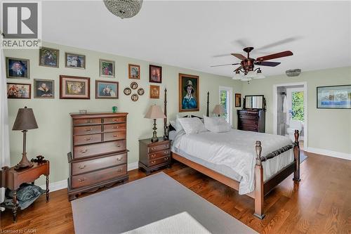 10 Tupper Boulevard, Grimsby, ON - Indoor Photo Showing Bedroom