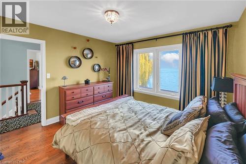10 Tupper Boulevard, Grimsby, ON - Indoor Photo Showing Bedroom