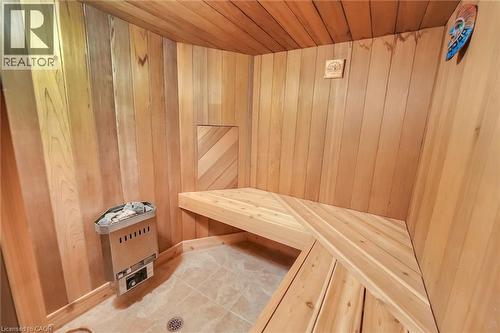 10 Tupper Boulevard, Grimsby, ON - Indoor Photo Showing Other Room